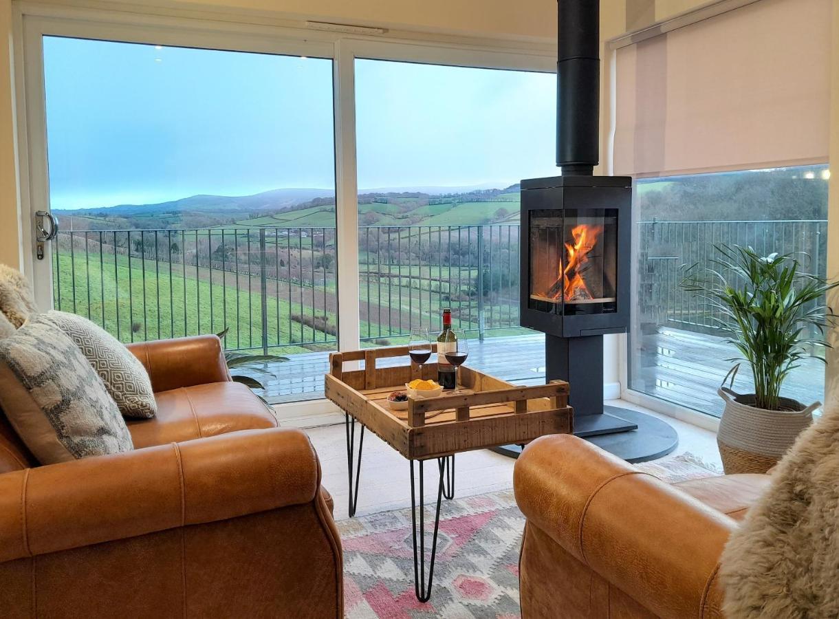 Lobhill Farmhouse Bed And Breakfast And Self Catering Accommodation Okehampton Exterior foto